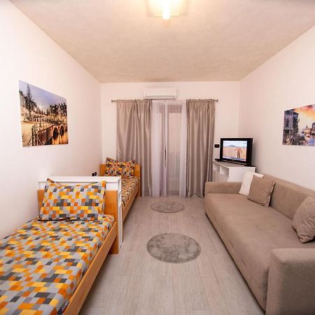Apartment Studio Premier Rafailovici Ngoại thất bức ảnh