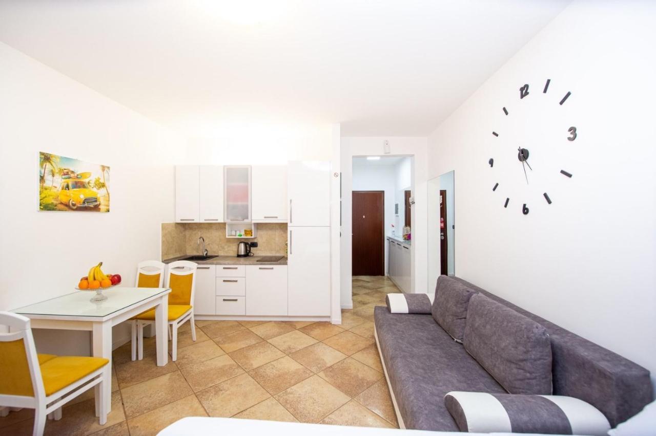 Apartment Studio Premier Rafailovici Ngoại thất bức ảnh