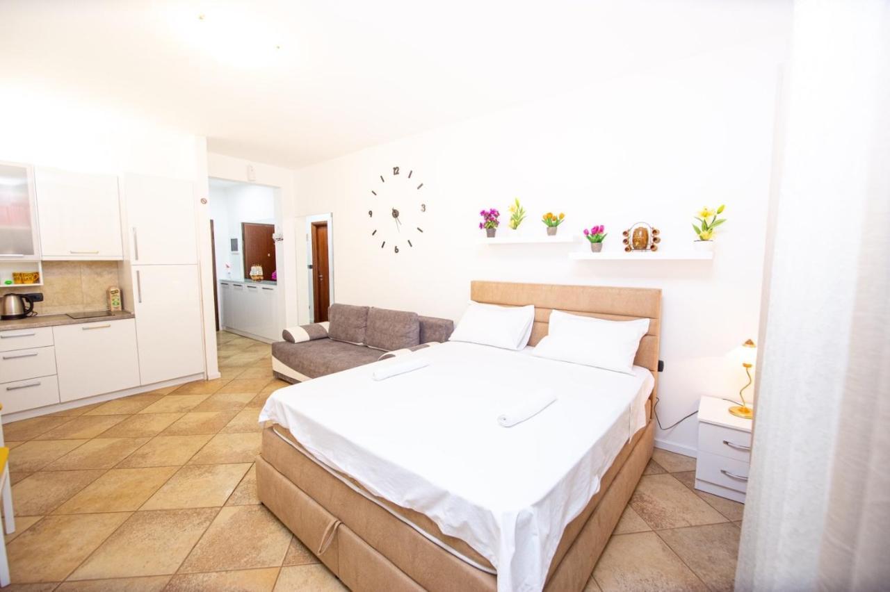 Apartment Studio Premier Rafailovici Ngoại thất bức ảnh