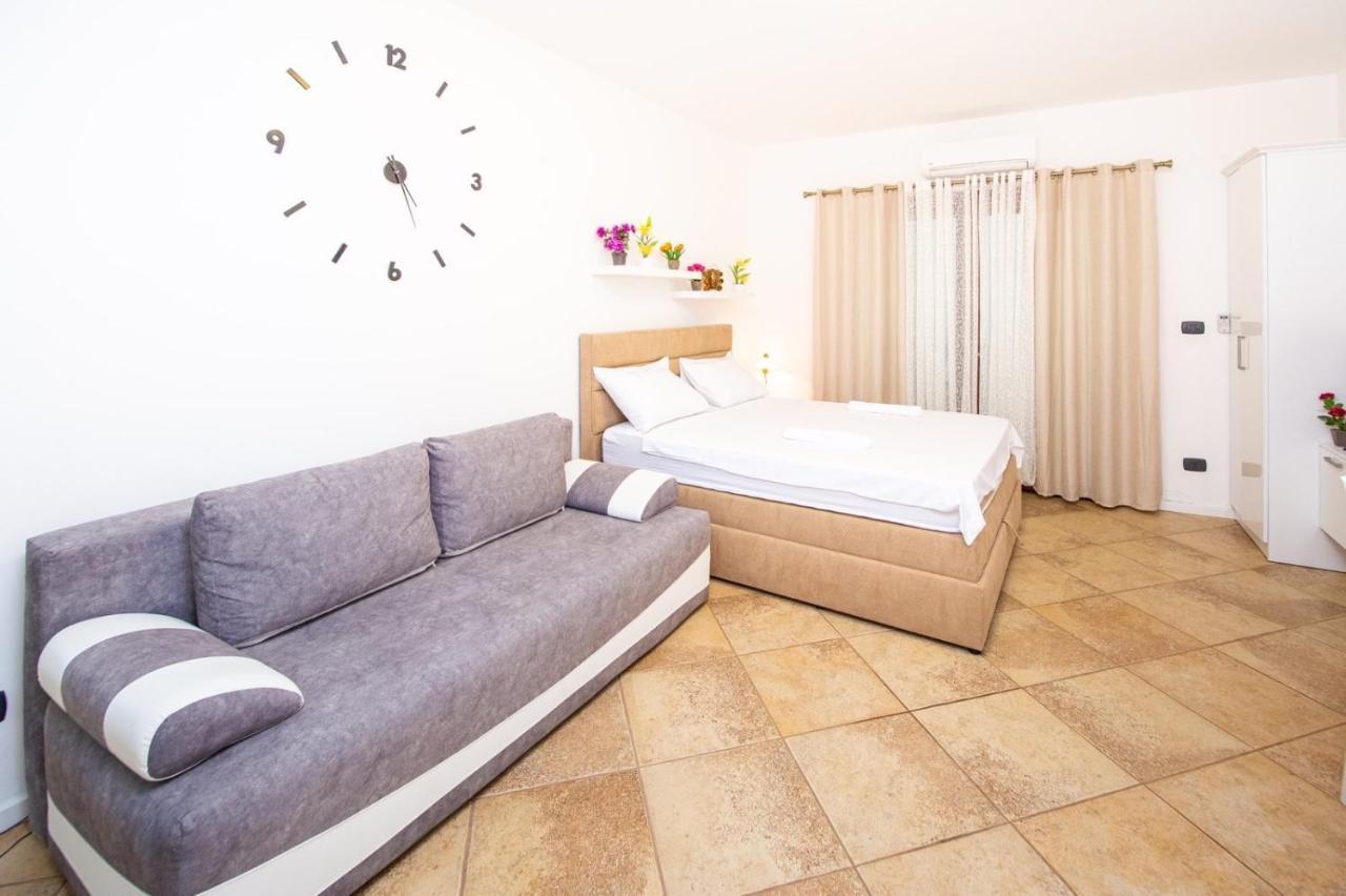 Apartment Studio Premier Rafailovici Ngoại thất bức ảnh
