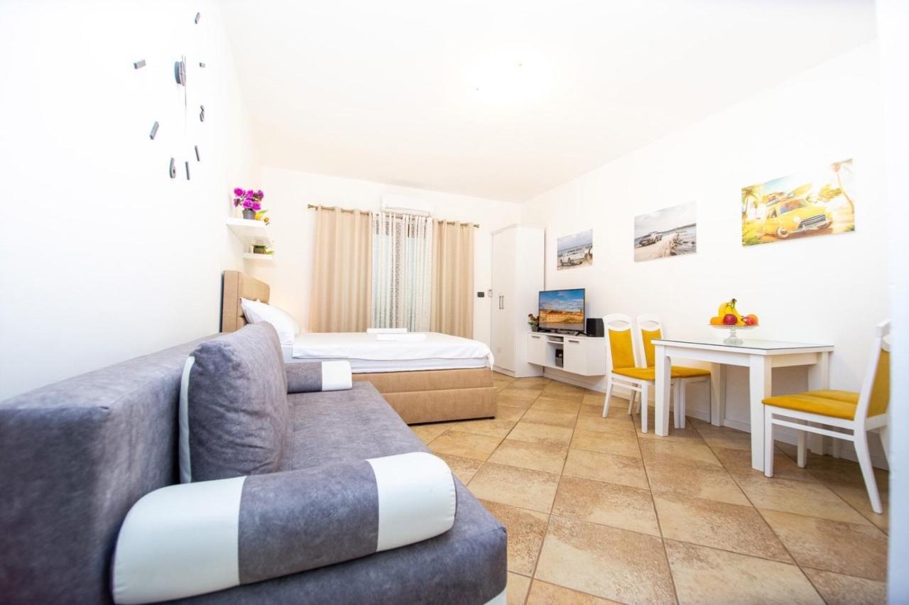 Apartment Studio Premier Rafailovici Ngoại thất bức ảnh