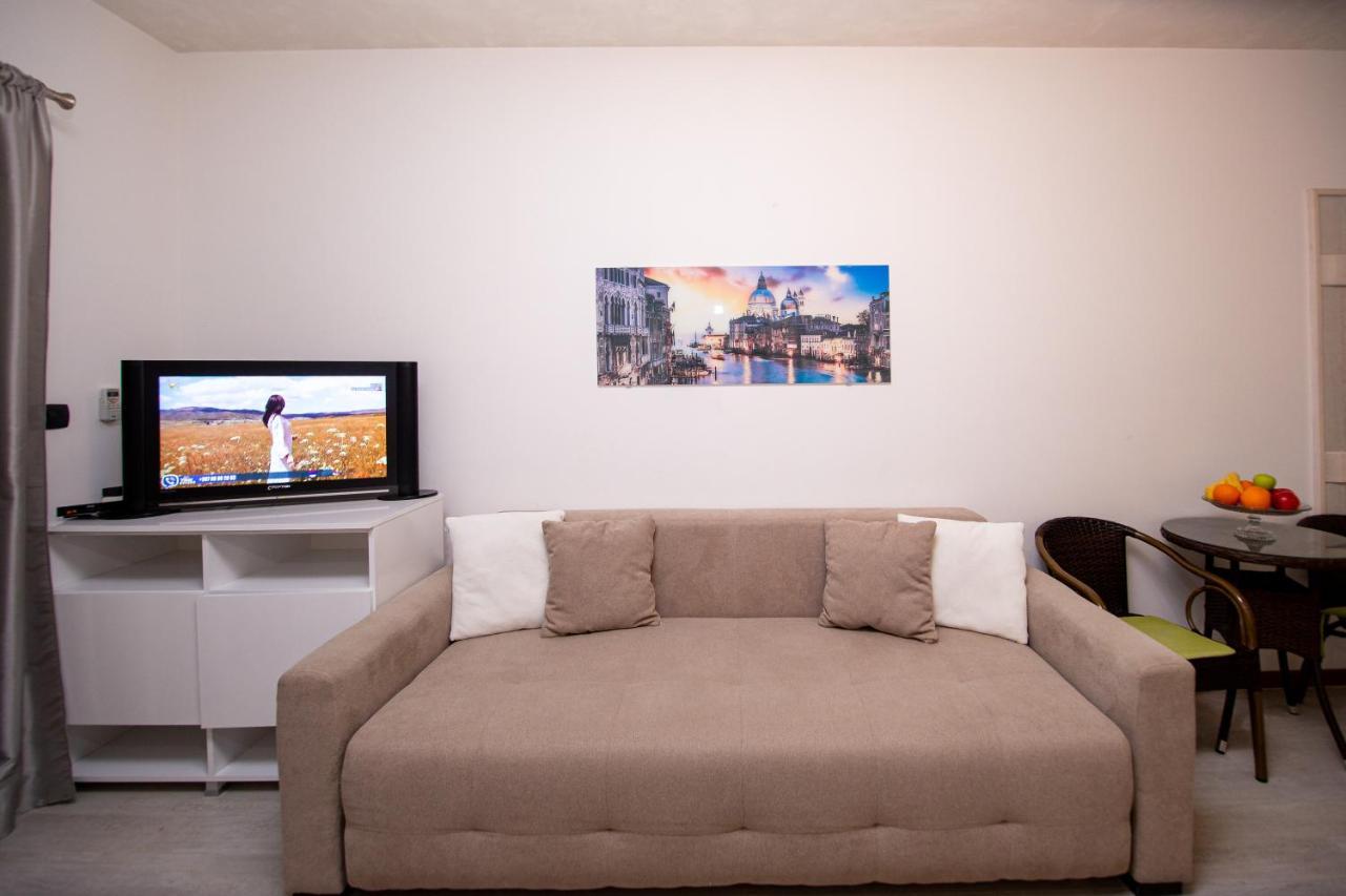 Apartment Studio Premier Rafailovici Ngoại thất bức ảnh