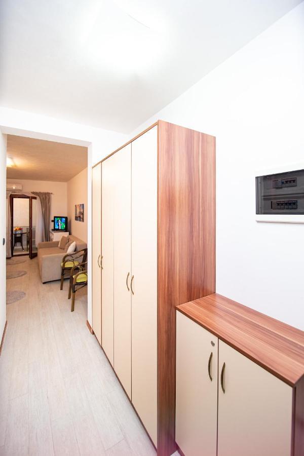Apartment Studio Premier Rafailovici Ngoại thất bức ảnh