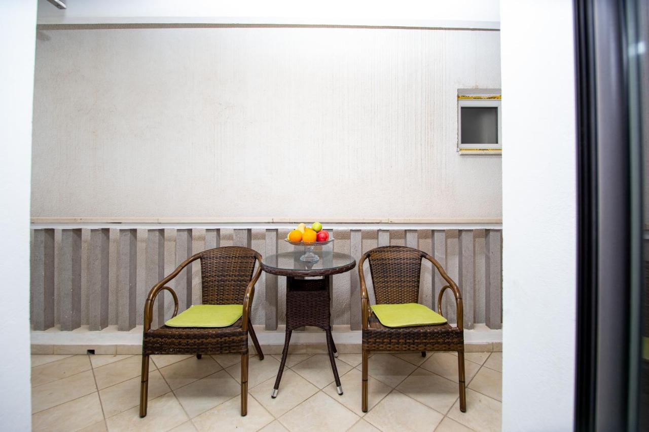 Apartment Studio Premier Rafailovici Ngoại thất bức ảnh